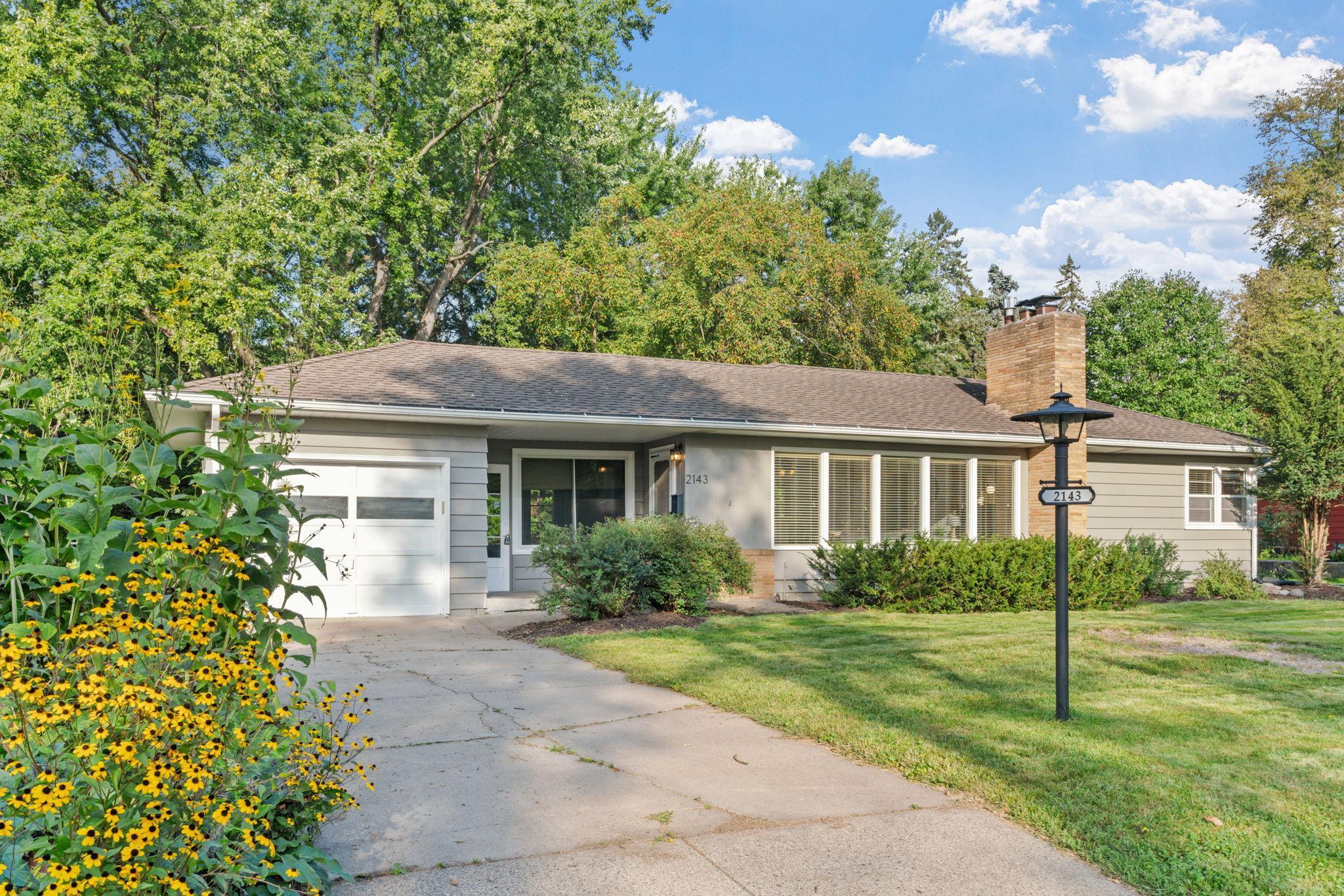 2143 Noble Avenue N