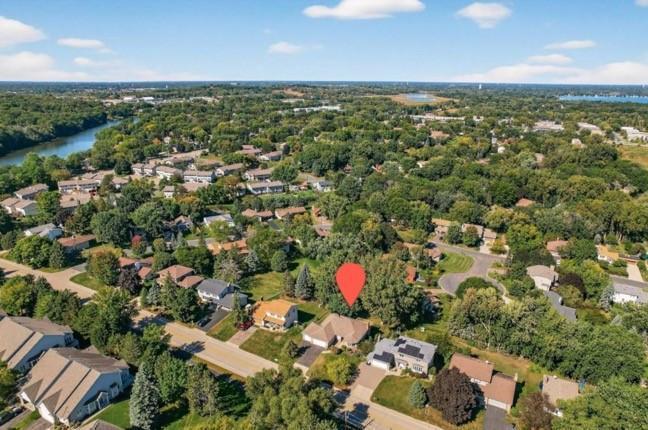 4454 Victoria Street N