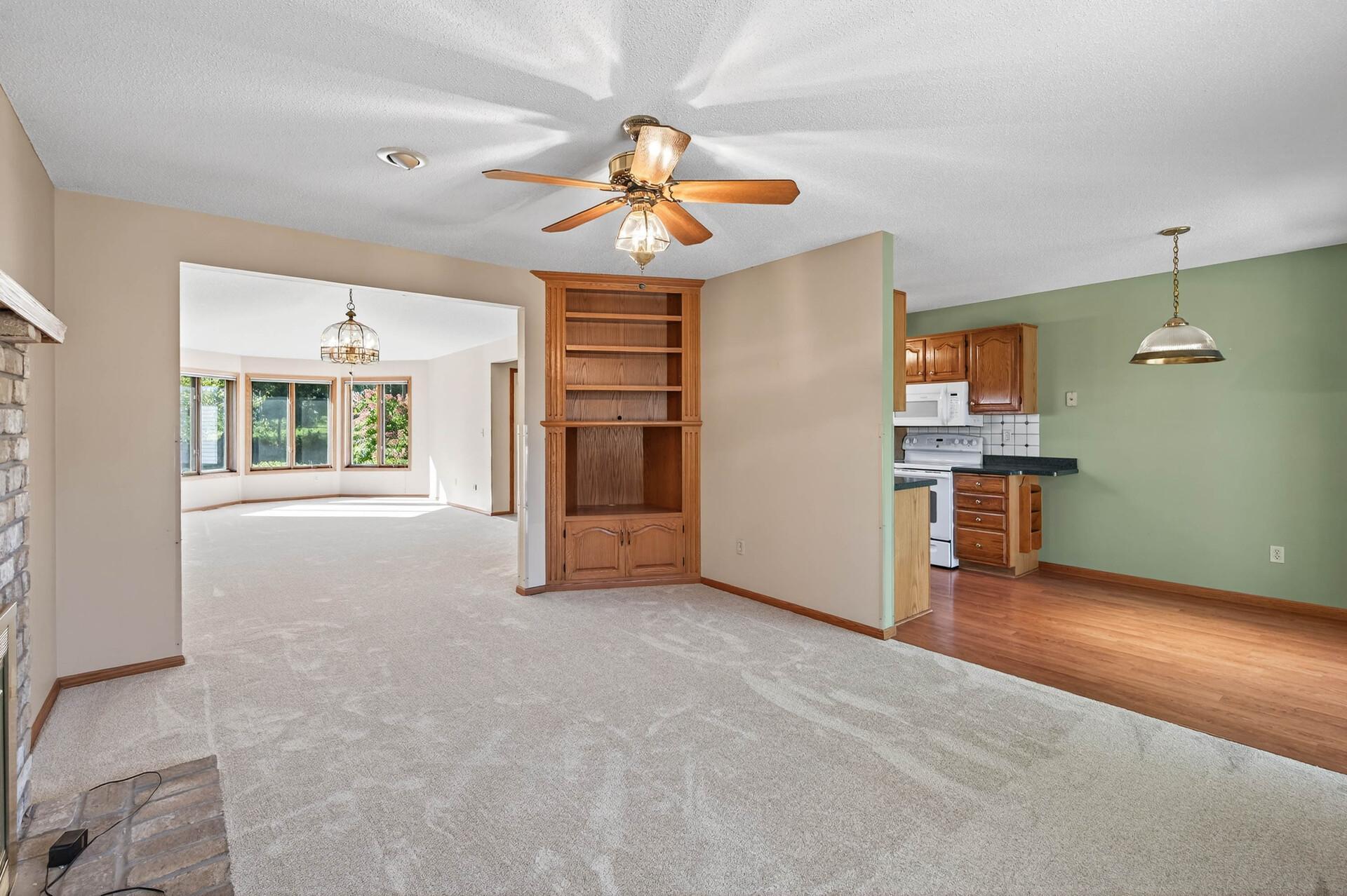 4454 Victoria Street N