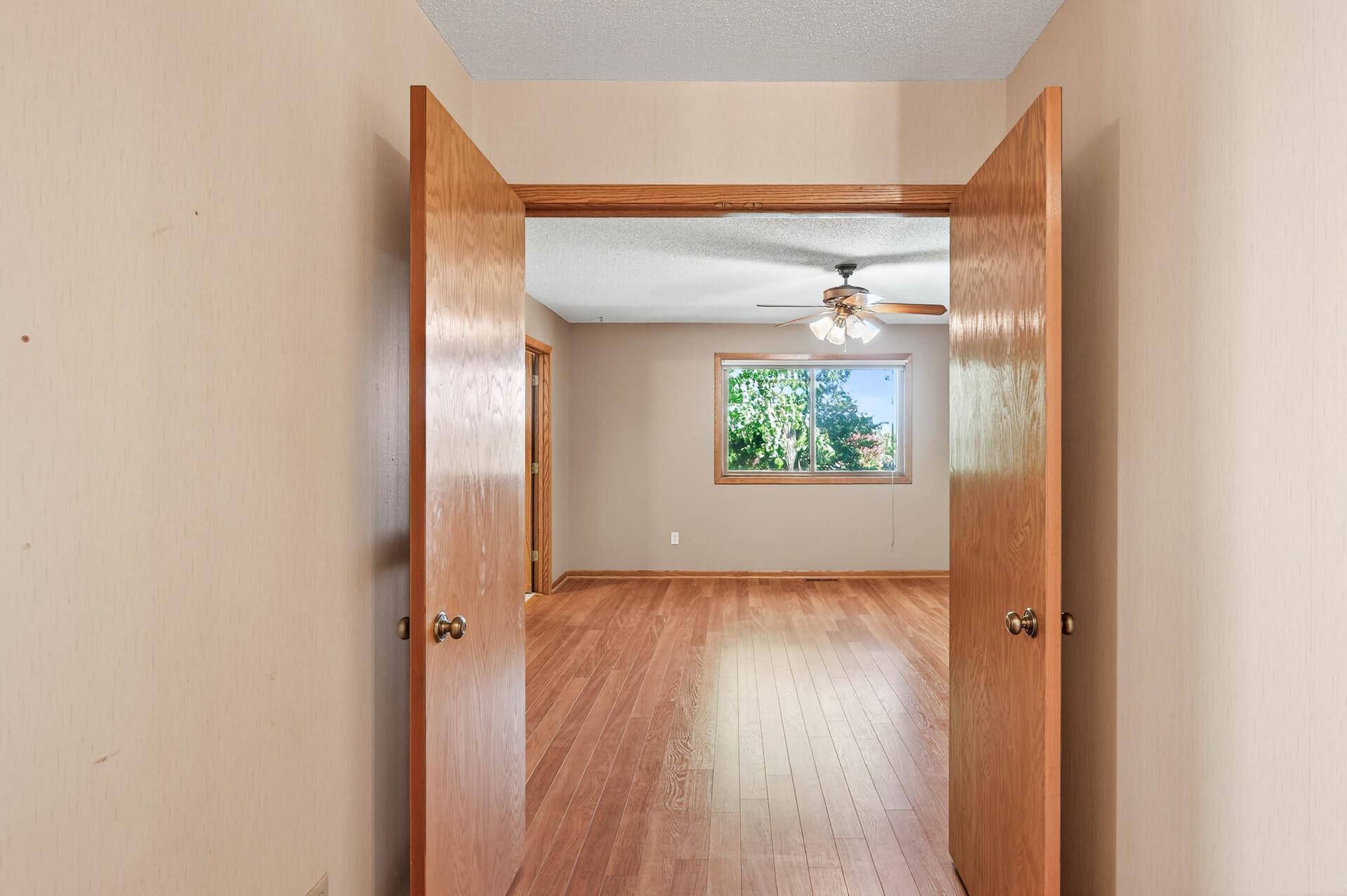 4454 Victoria Street N