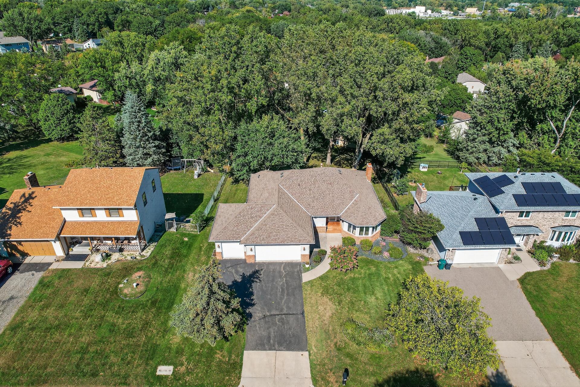 4454 Victoria Street N