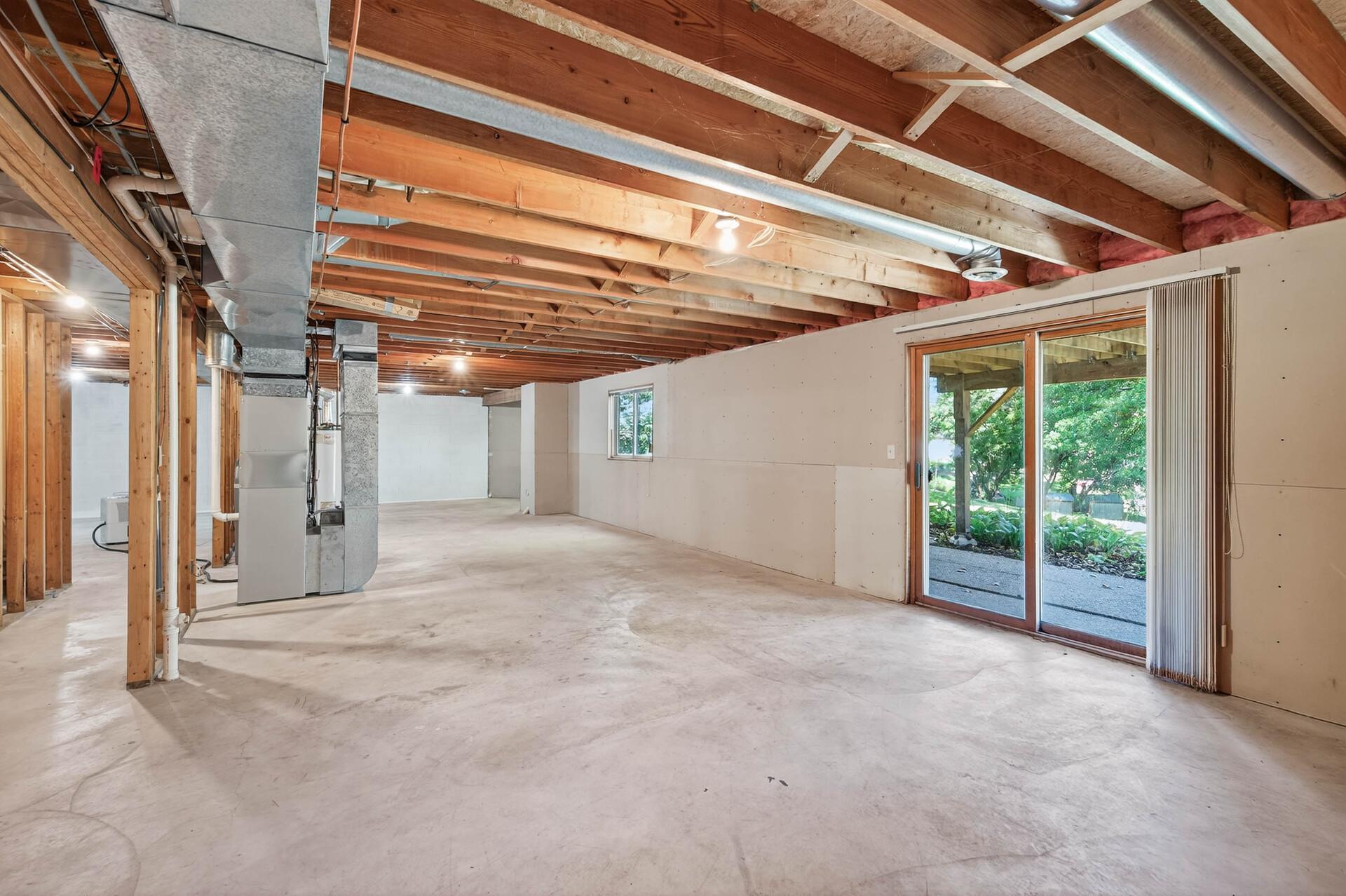 4454 Victoria Street N