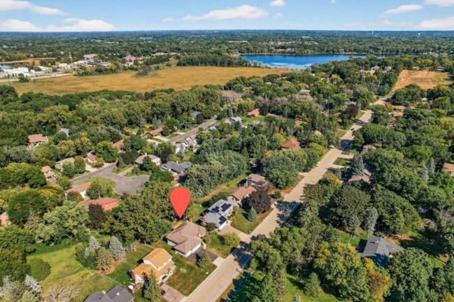 4454 Victoria Street N