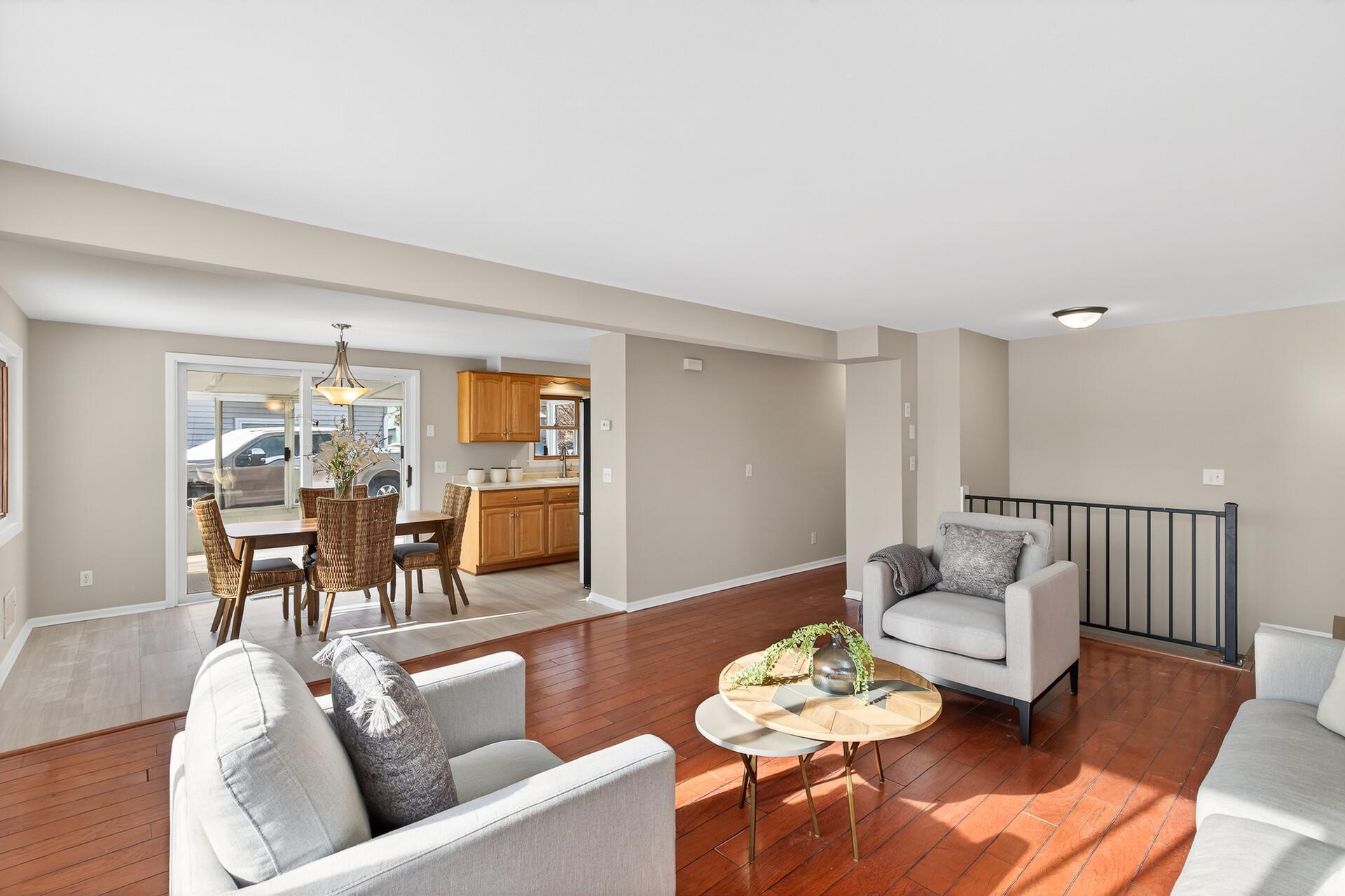 1944 Davis Court