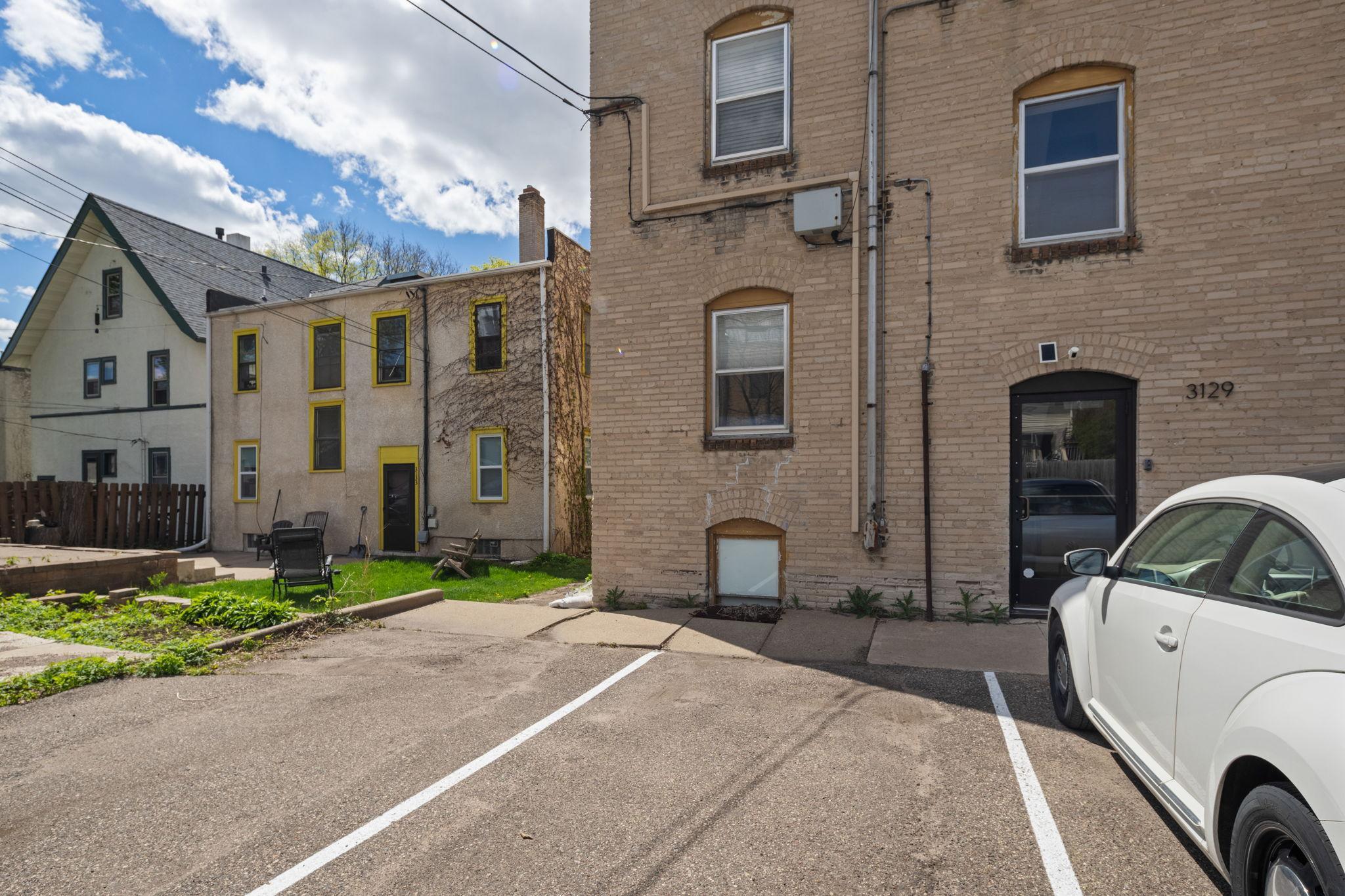 3129 Fremont Avenue S Unit: 2