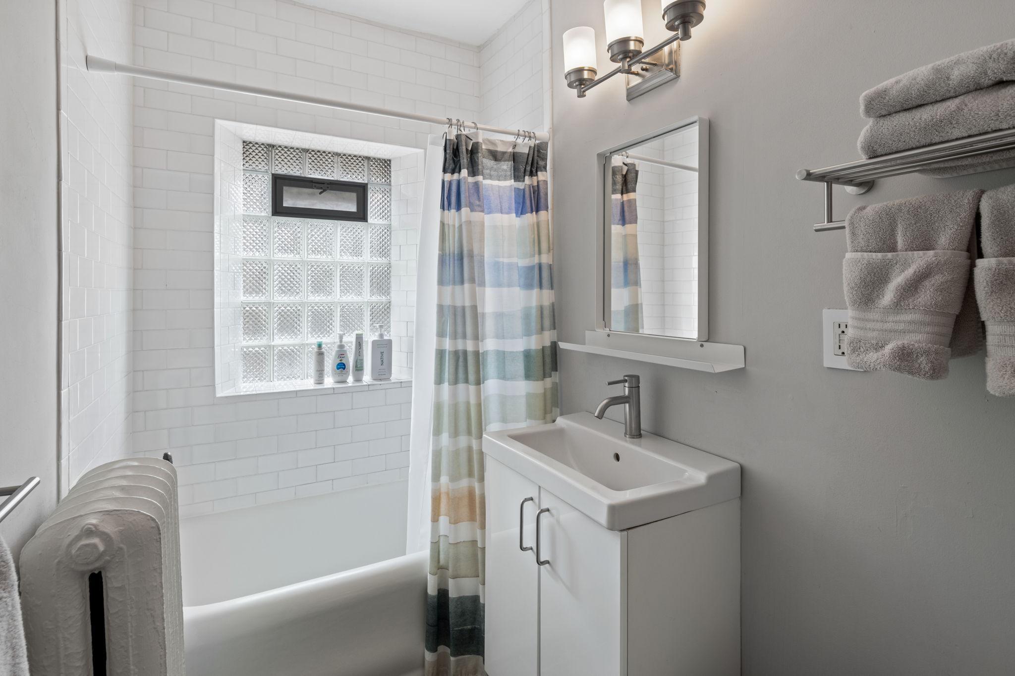 3129 Fremont Avenue S Unit: 2