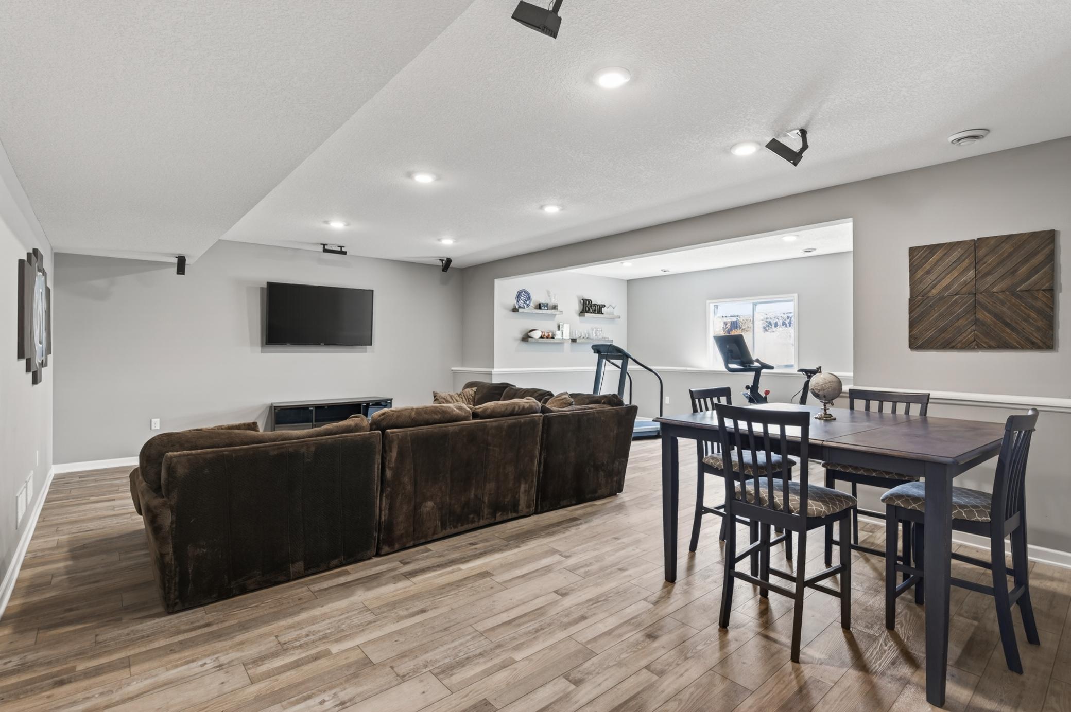 11161 3rd Street N