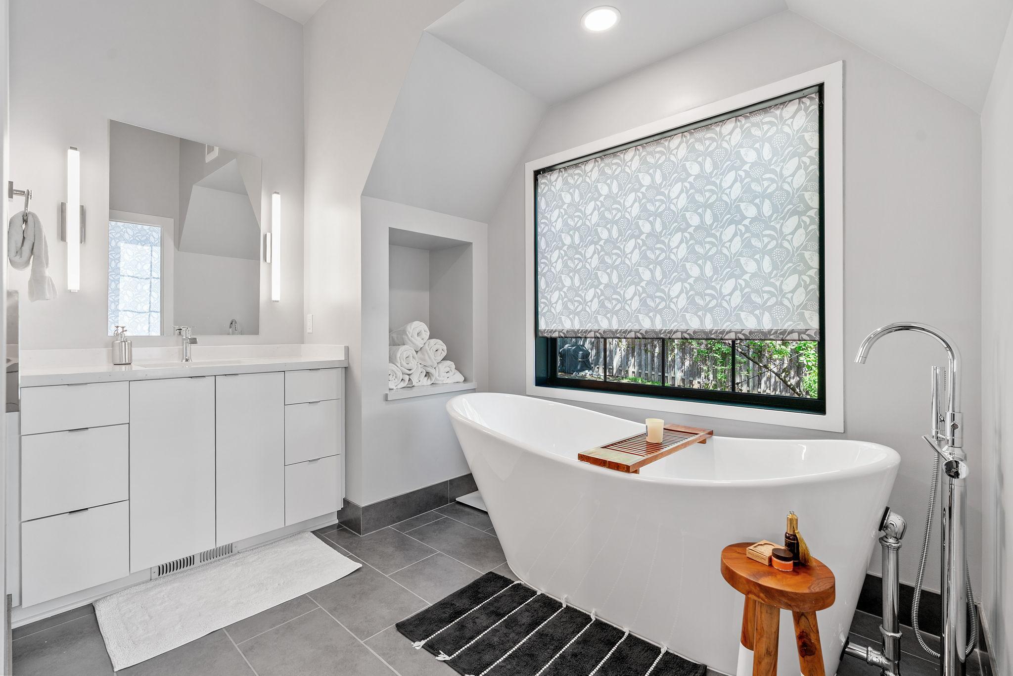 5043 Ewing Avenue S Unit: 100