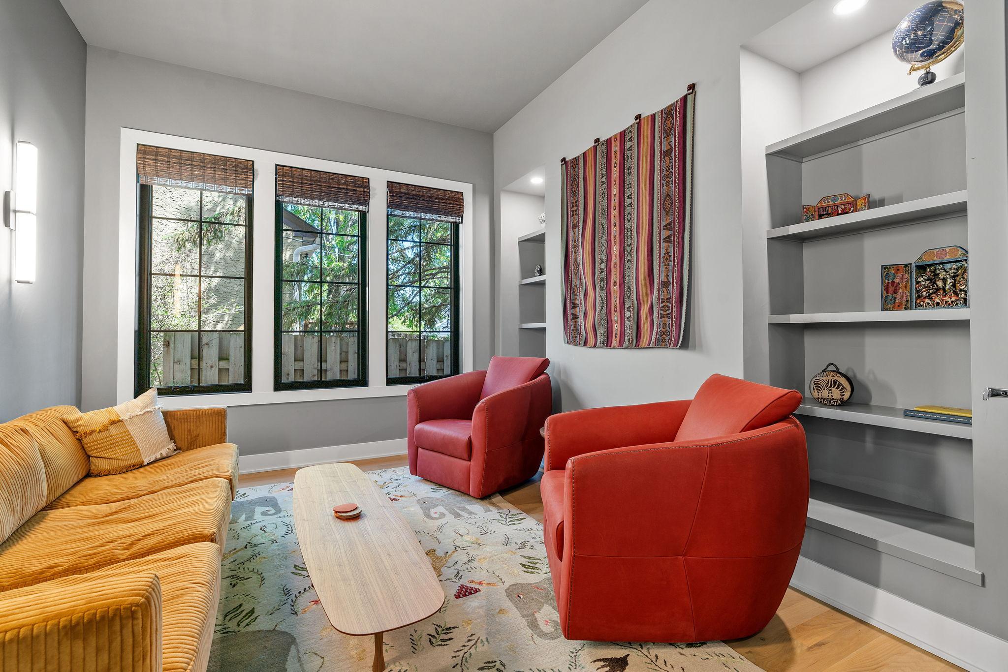 5043 Ewing Avenue S Unit: 100