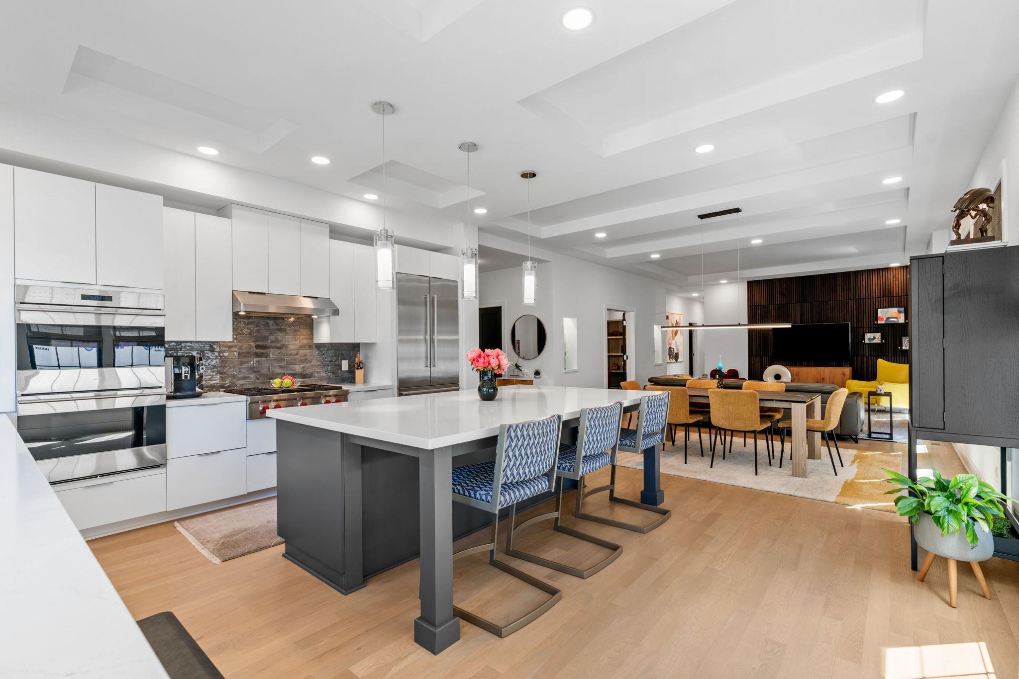 5043 Ewing Avenue S Unit: 100