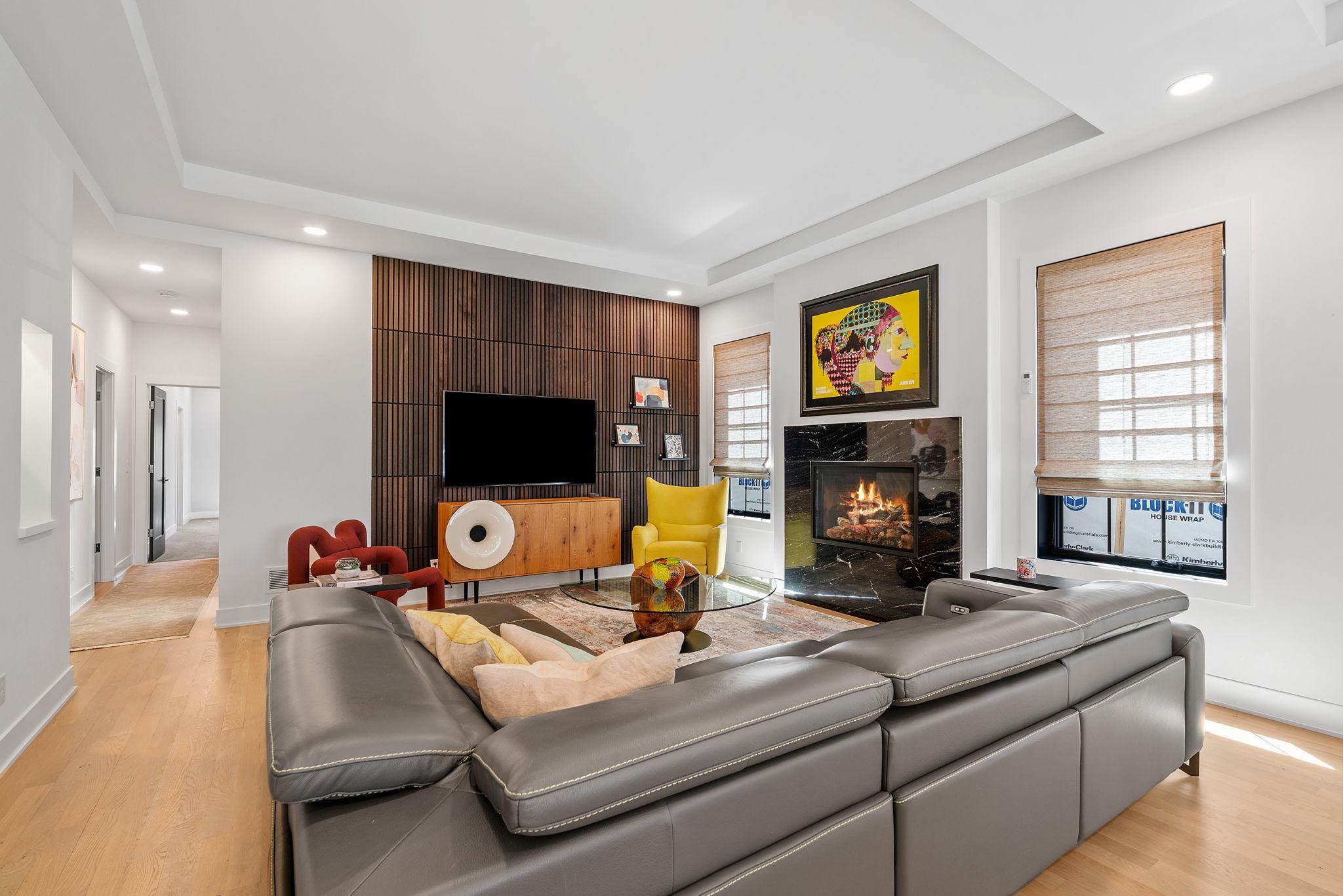 5043 Ewing Avenue S Unit: 100