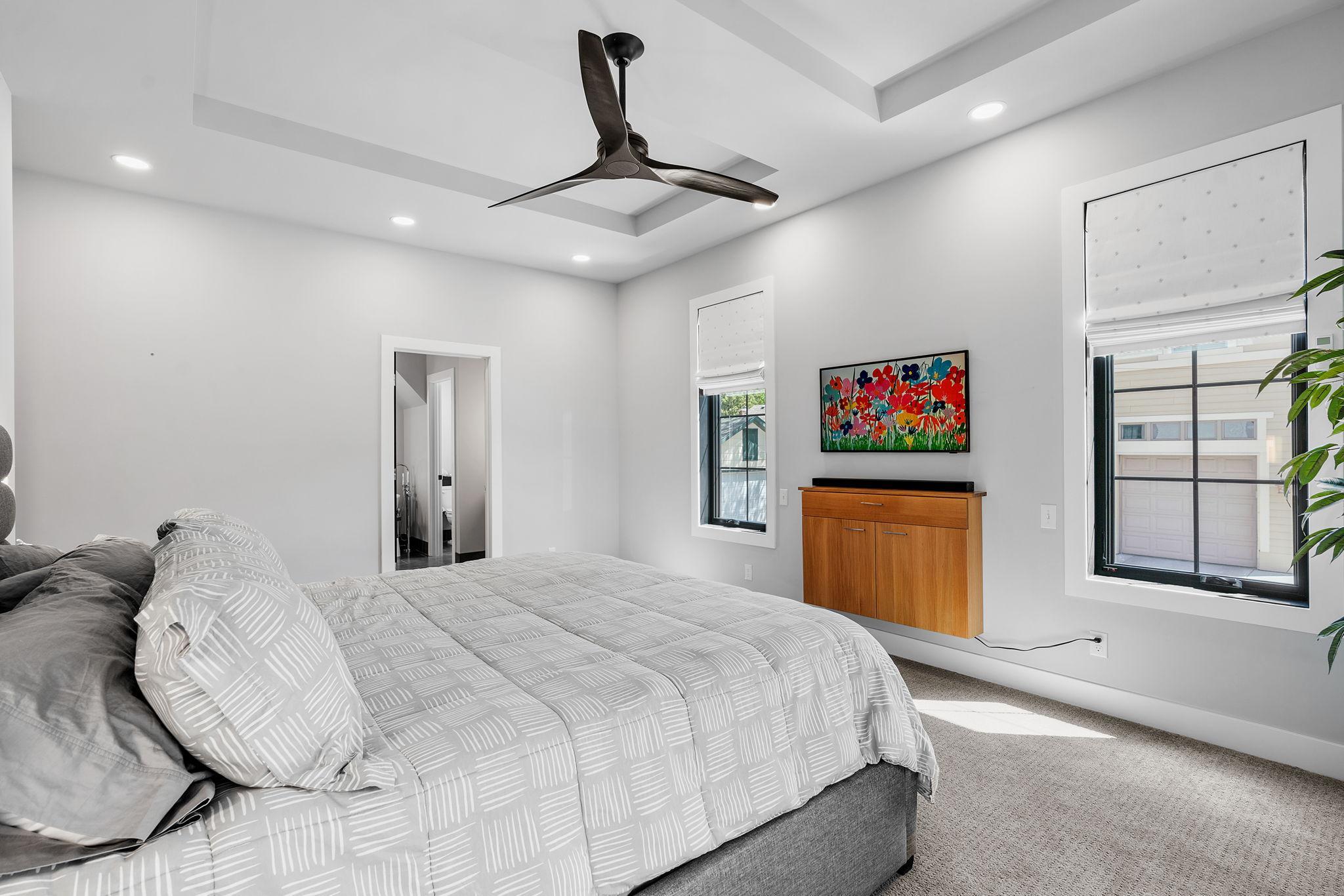 5043 Ewing Avenue S Unit: 100