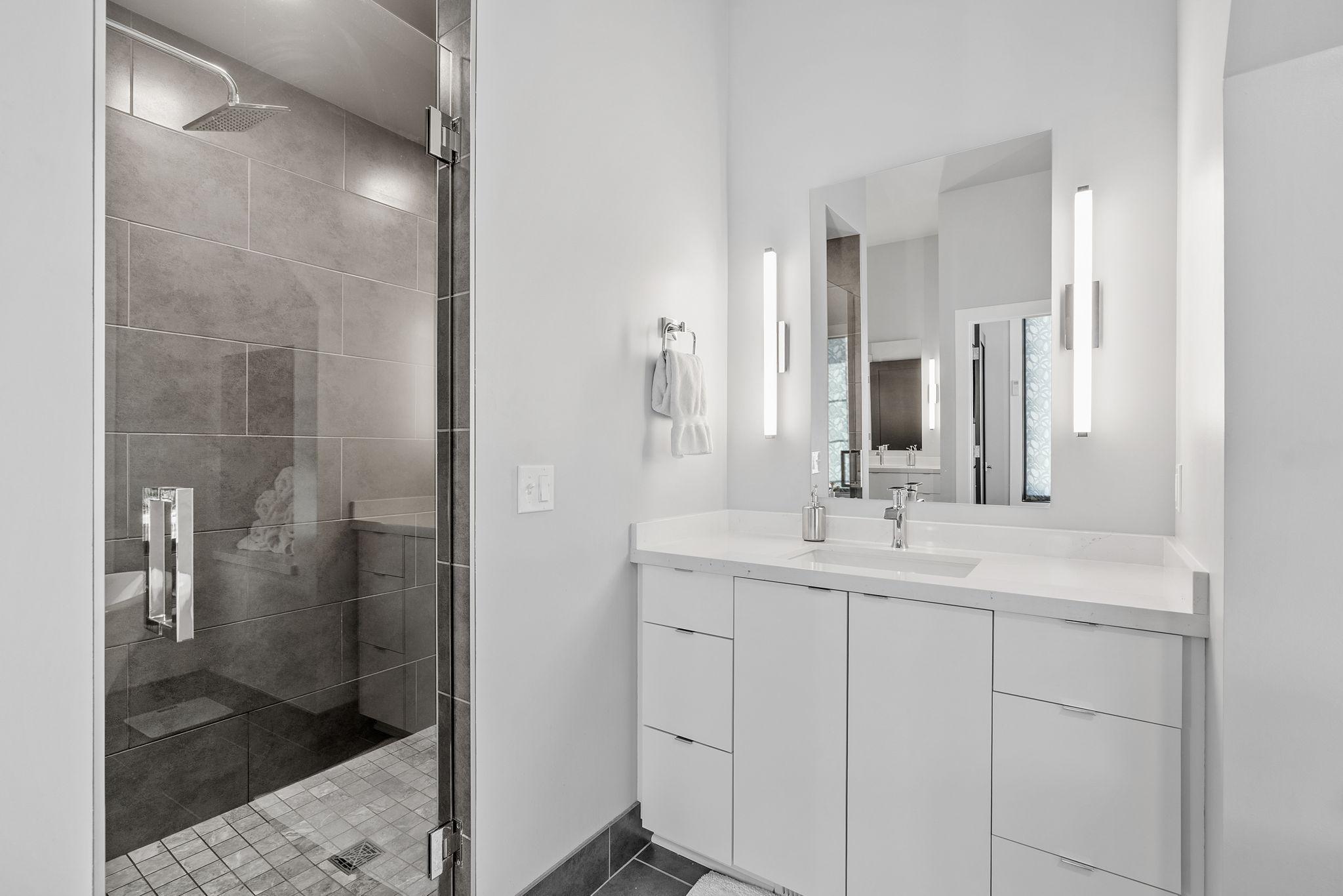 5043 Ewing Avenue S Unit: 100
