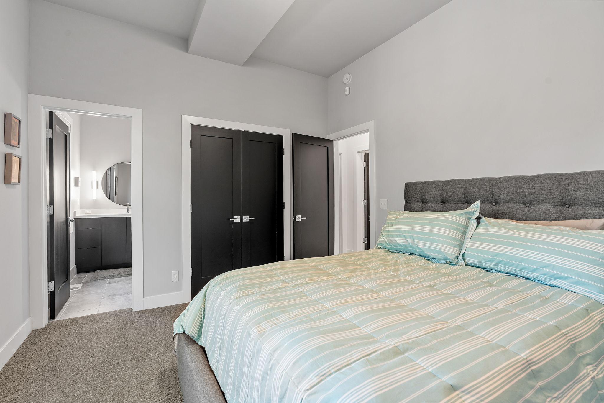 5043 Ewing Avenue S Unit: 100
