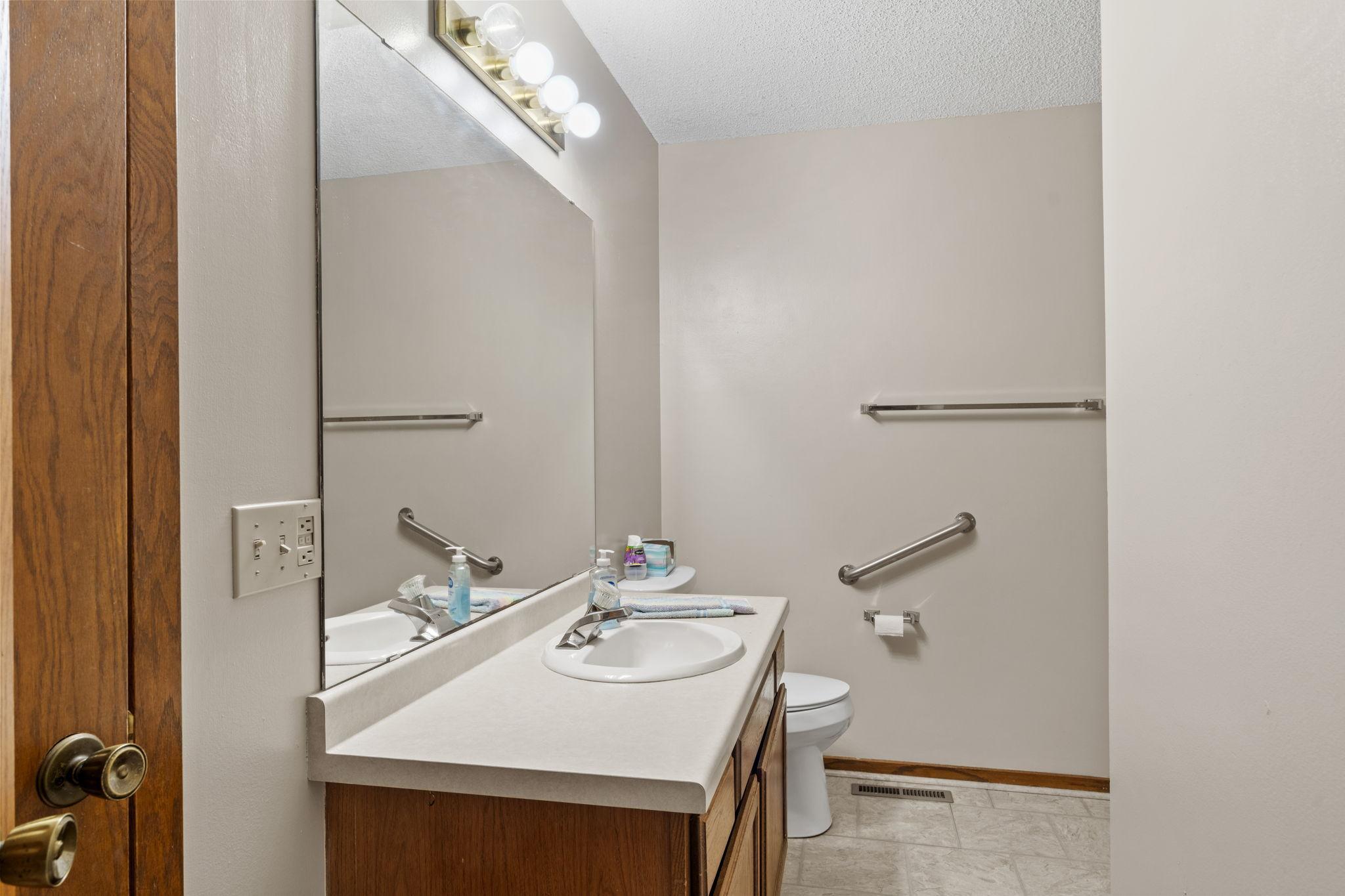 4165 Hilltop Point Unit: 105