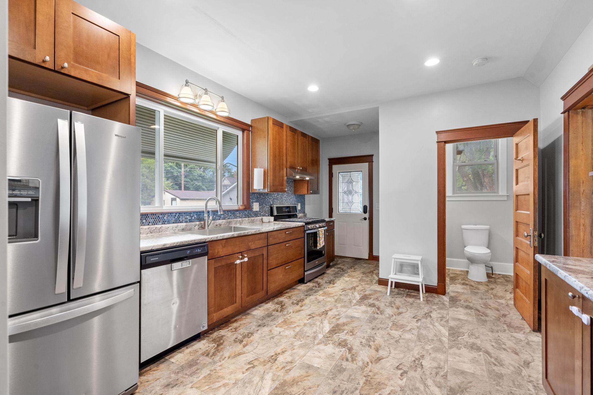 1225 6th Street E