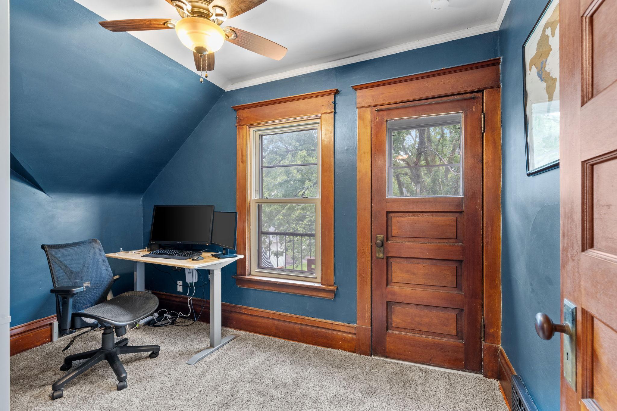 1225 6th Street E