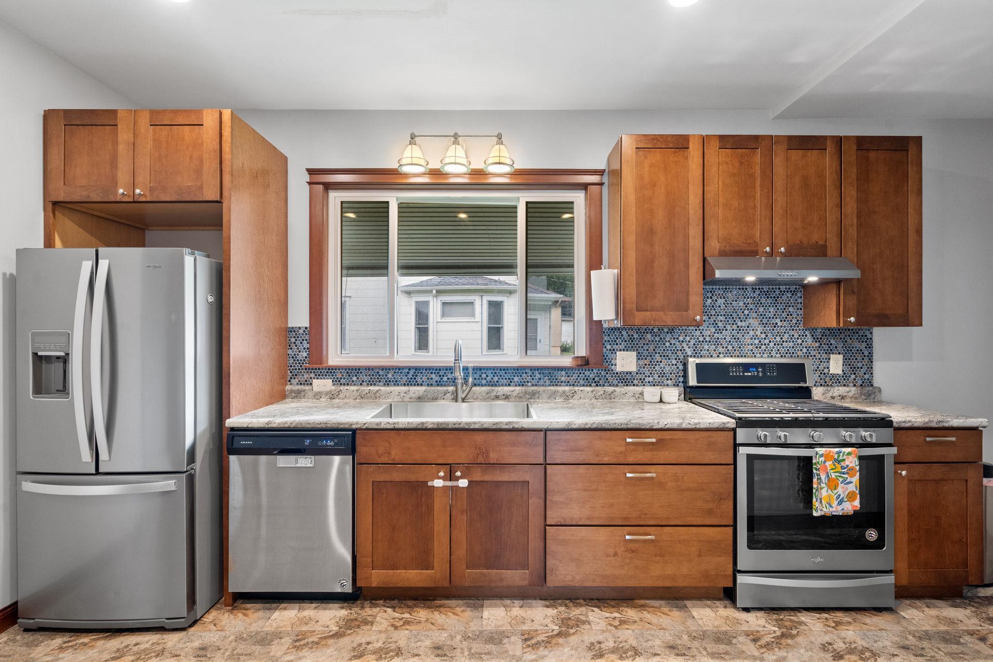 1225 6th Street E