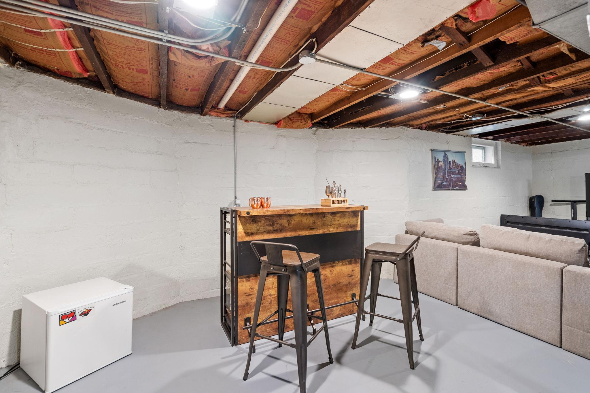 1225 6th Street E
