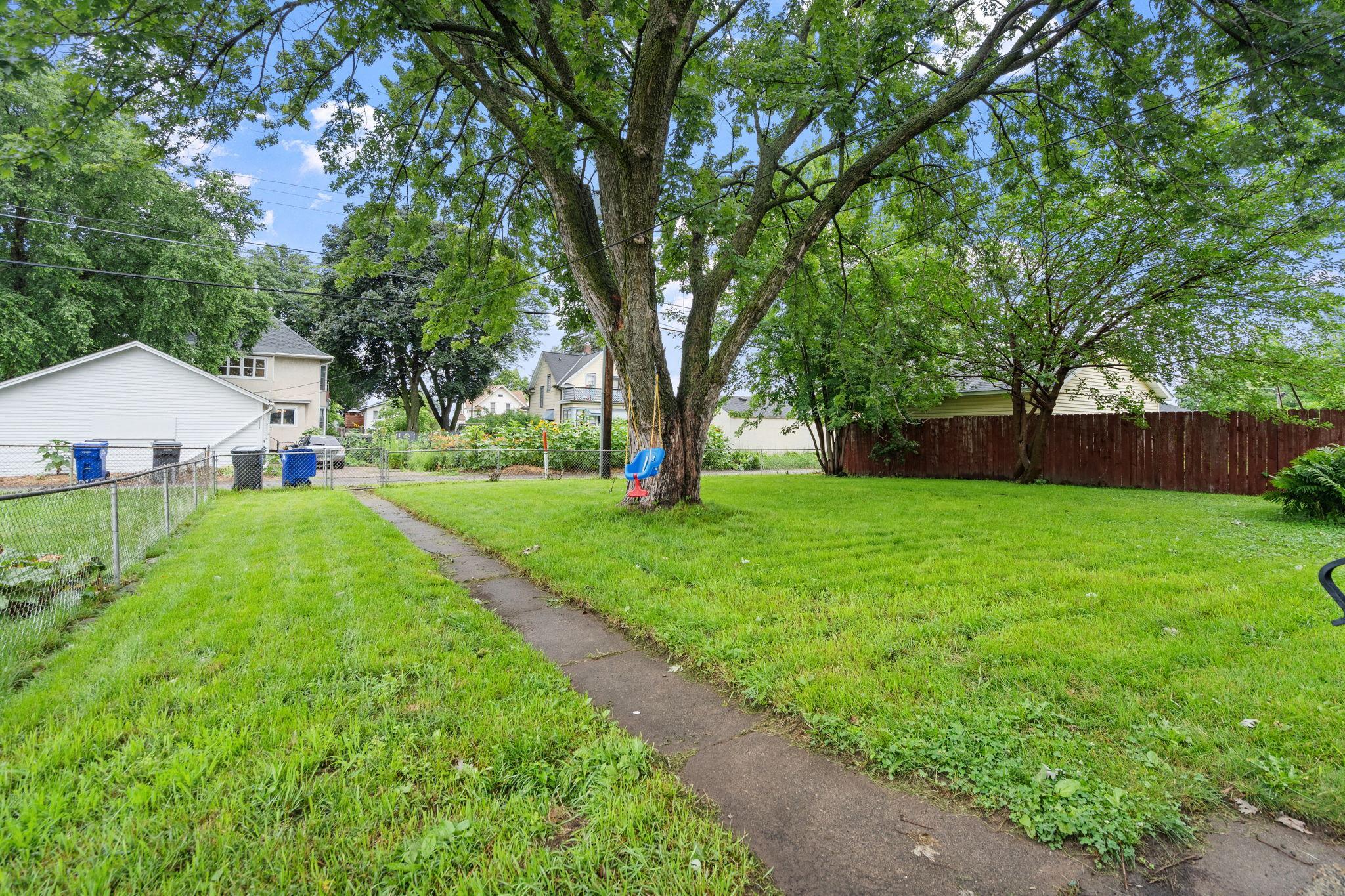 1225 6th Street E