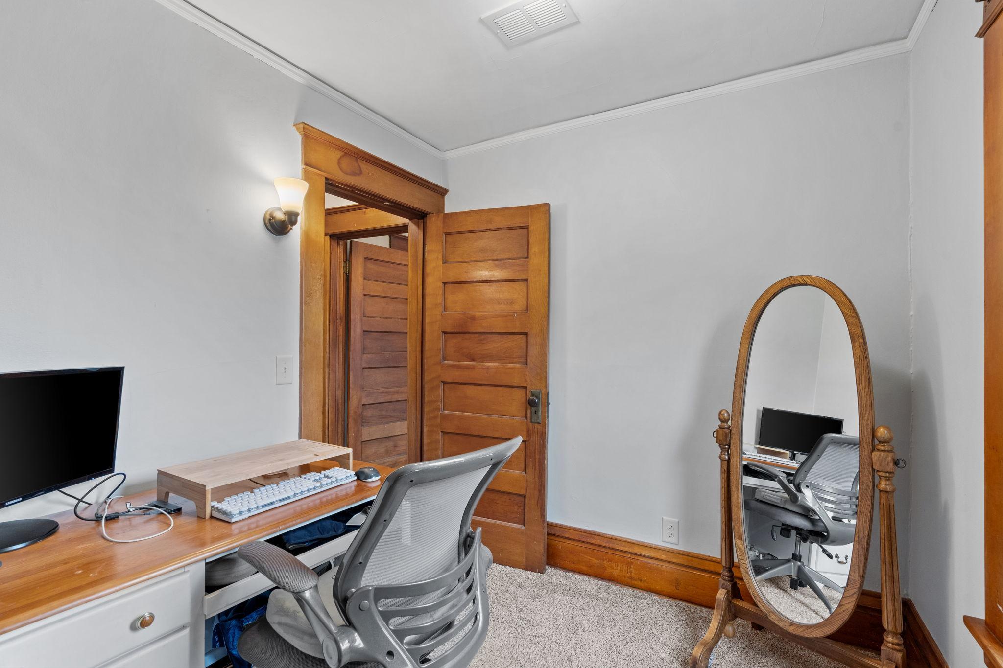 1225 6th Street E