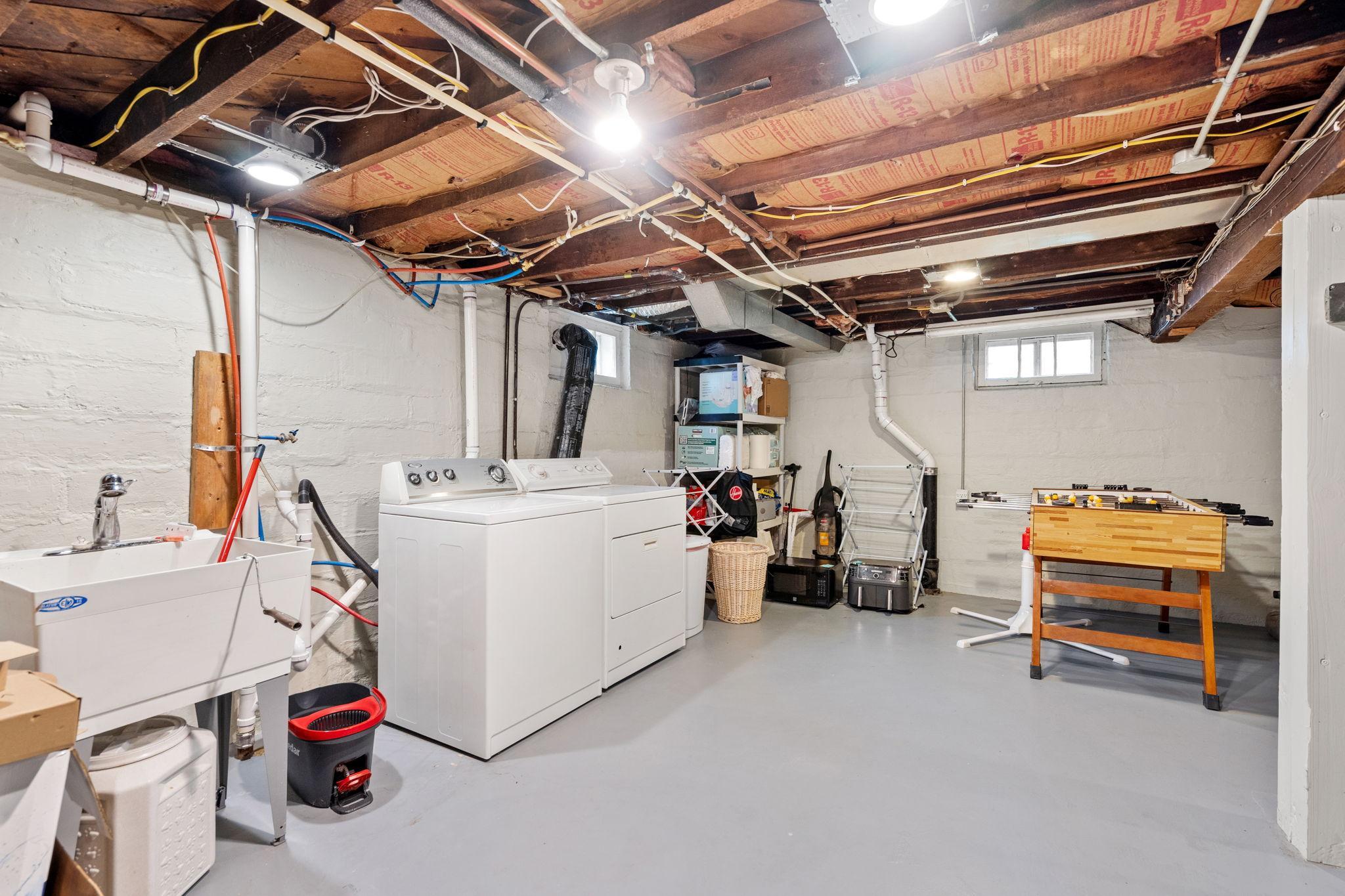 1225 6th Street E