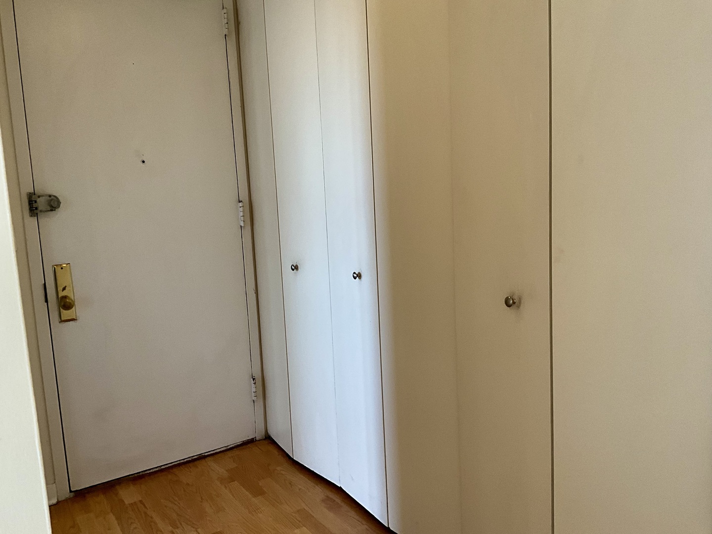 655 W IRVING PARK Road Unit: 817