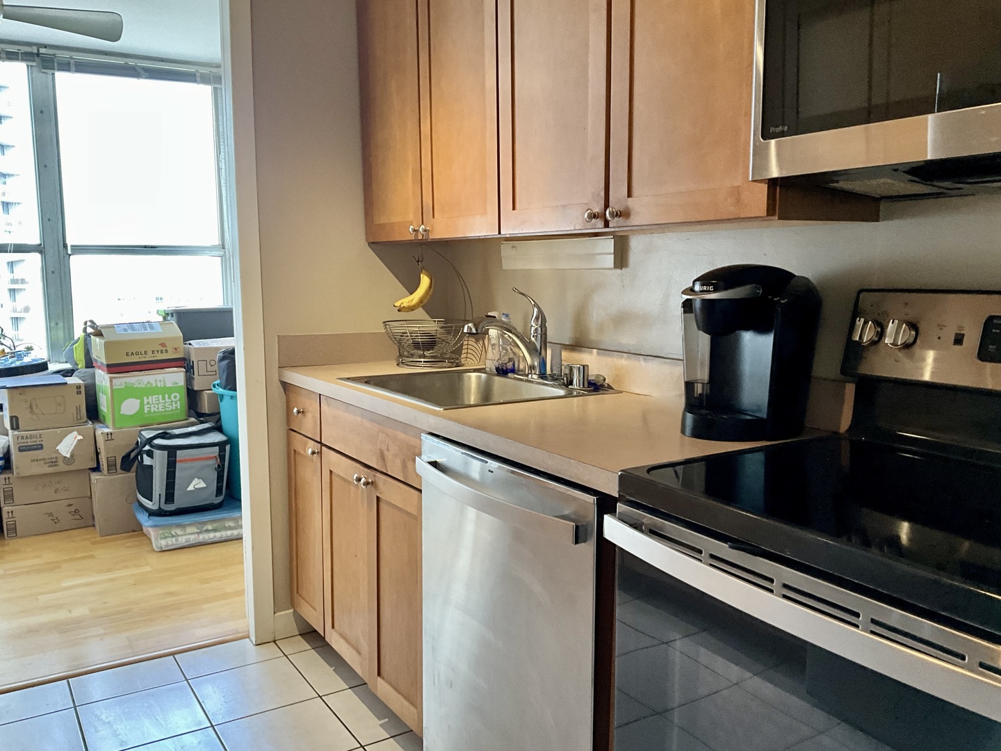 655 W IRVING PARK Road Unit: 817