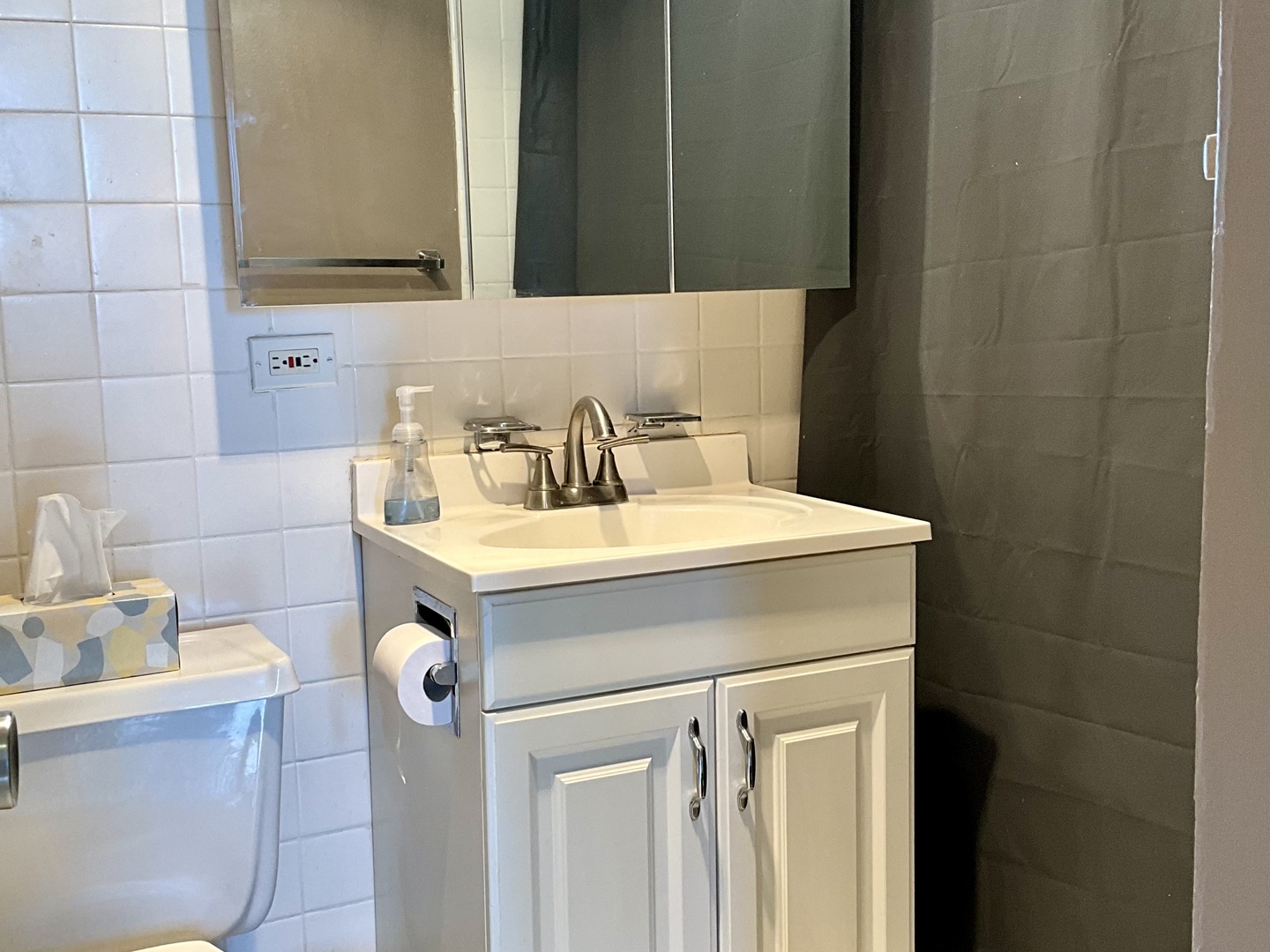 655 W IRVING PARK Road Unit: 817