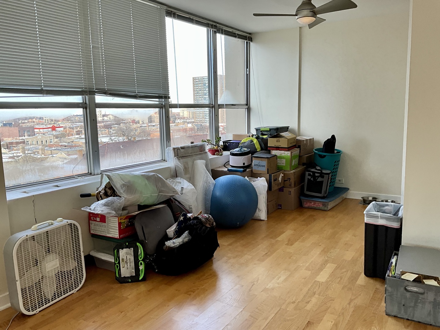 655 W IRVING PARK Road Unit: 817
