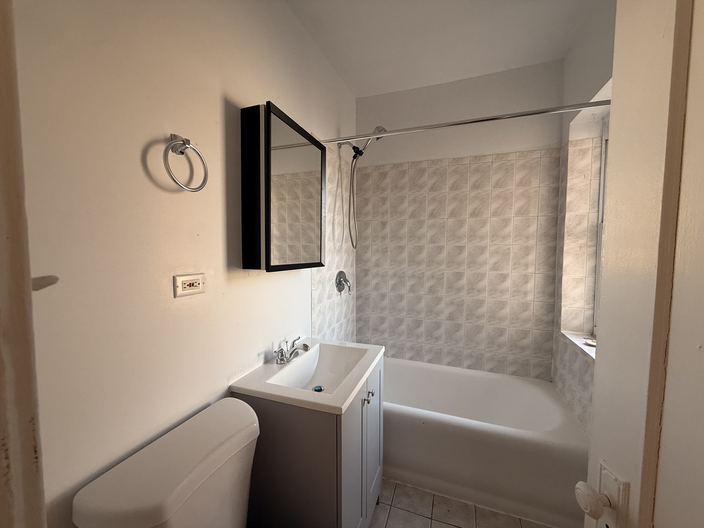 1937 N Central Park Avenue Unit: 3F