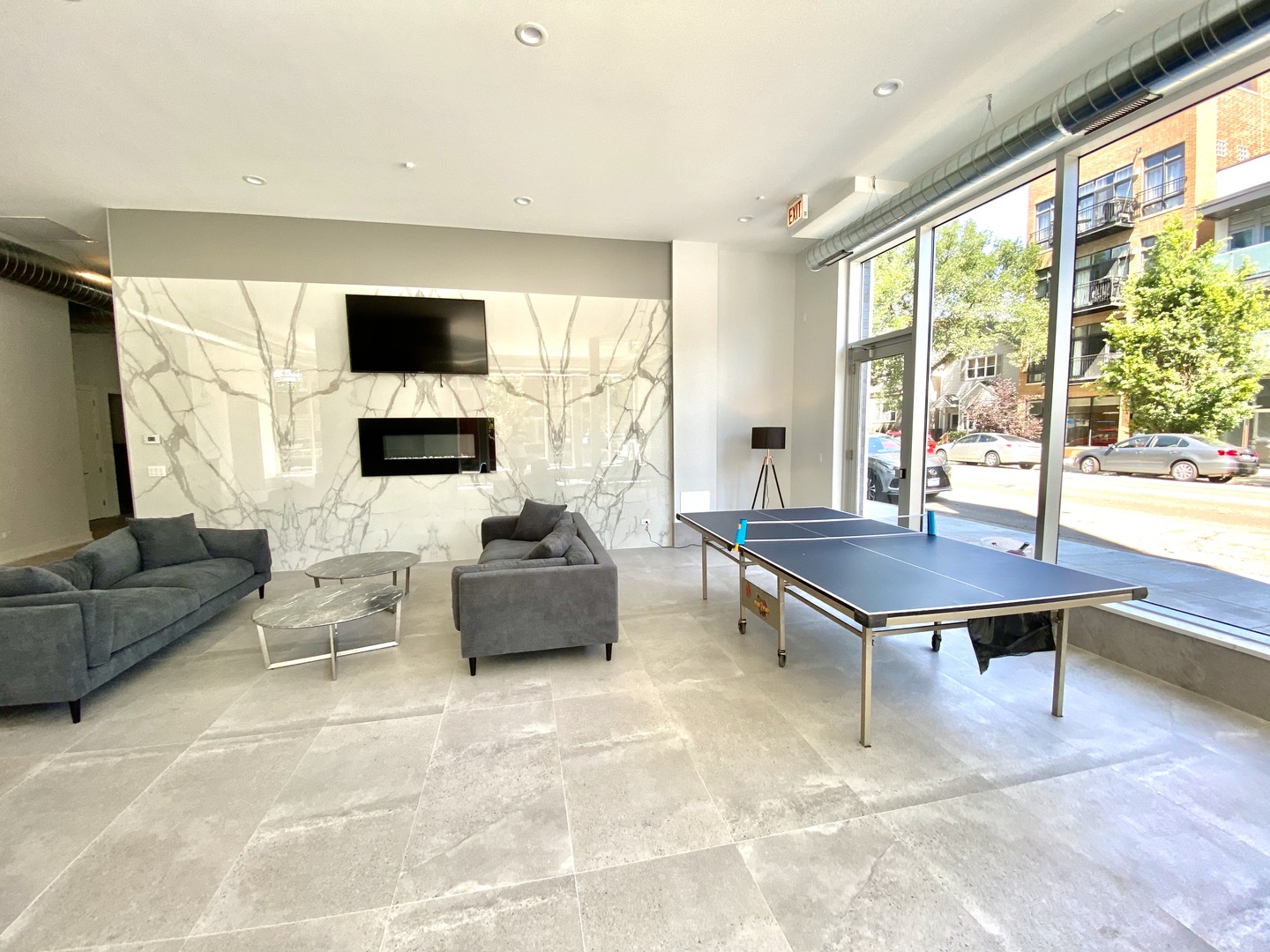 2924 W Medill Avenue Unit: 210
