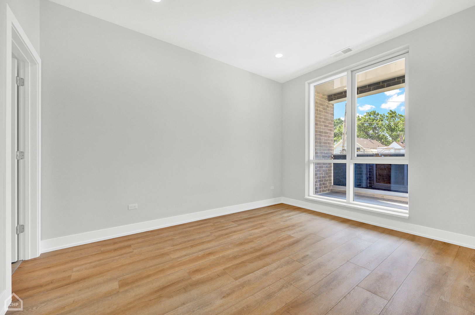 2924 W Medill Avenue Unit: 210
