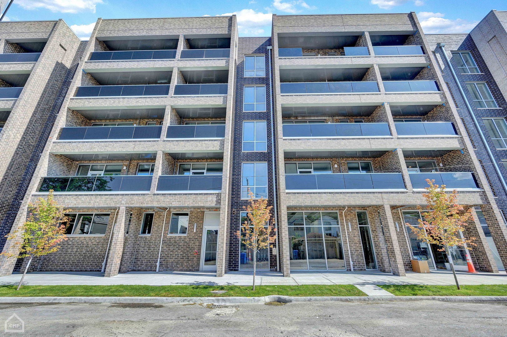 2924 W Medill Avenue Unit: 210