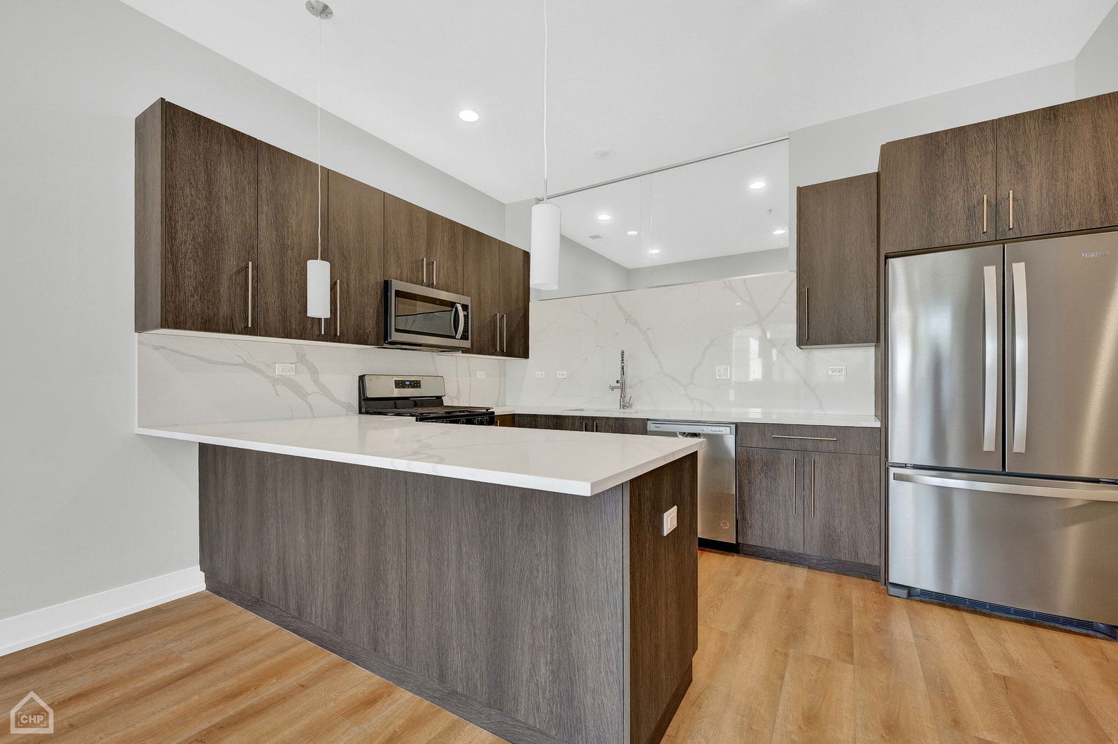 2924 W Medill Avenue Unit: 210