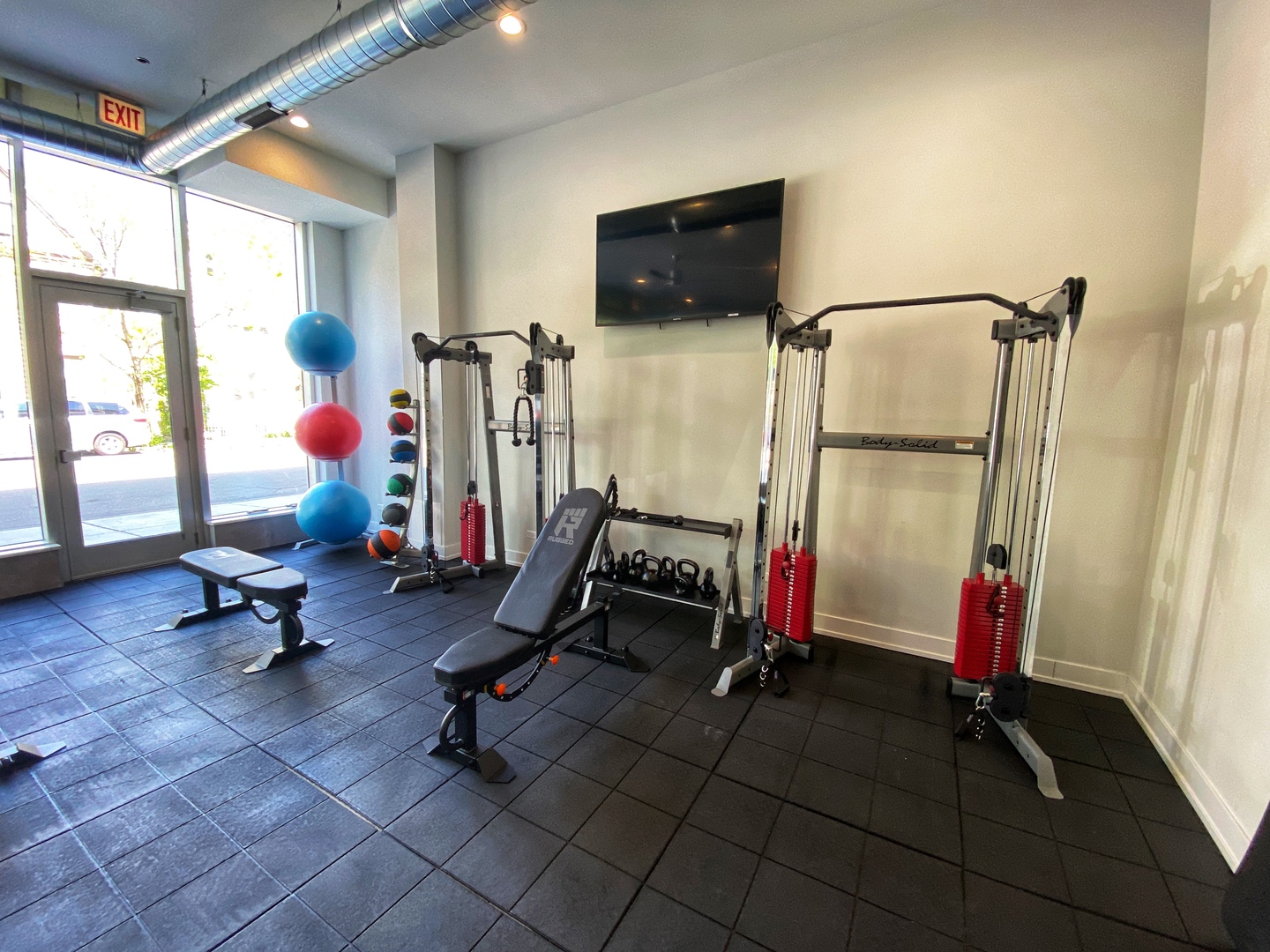 2924 W Medill Avenue Unit: 210