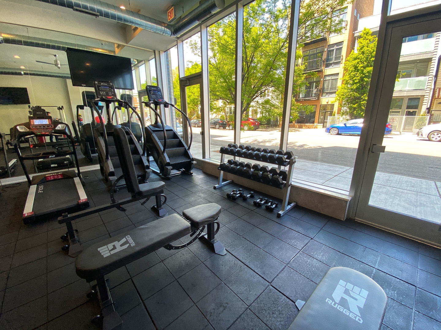 2924 W Medill Avenue Unit: 210