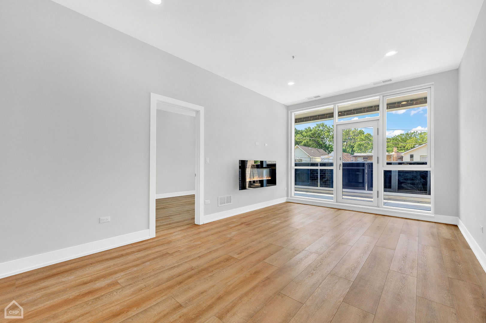 2924 W Medill Avenue Unit: 210