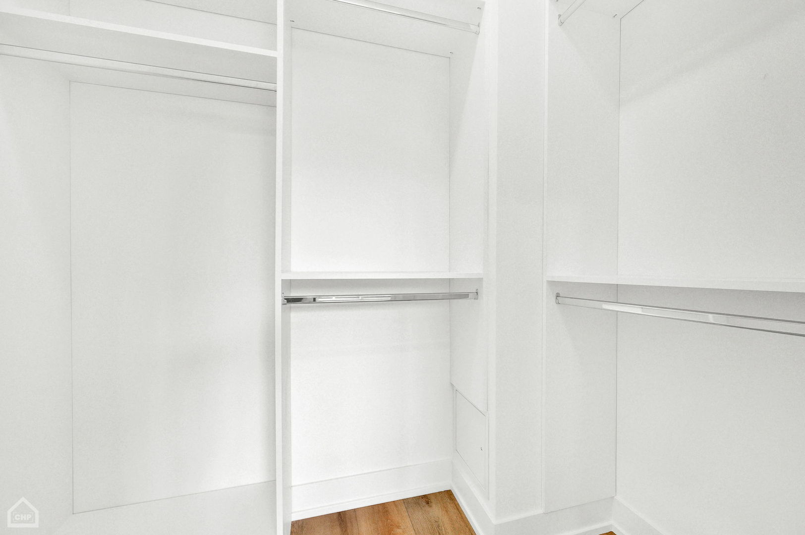 2924 W Medill Avenue Unit: 210