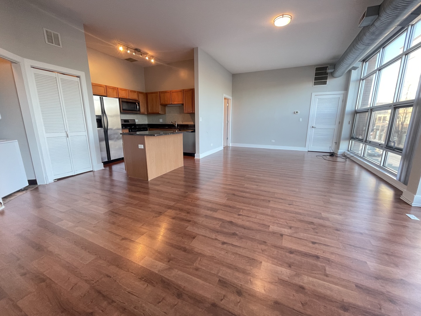 2000 N MILWAUKEE Avenue Unit: 201