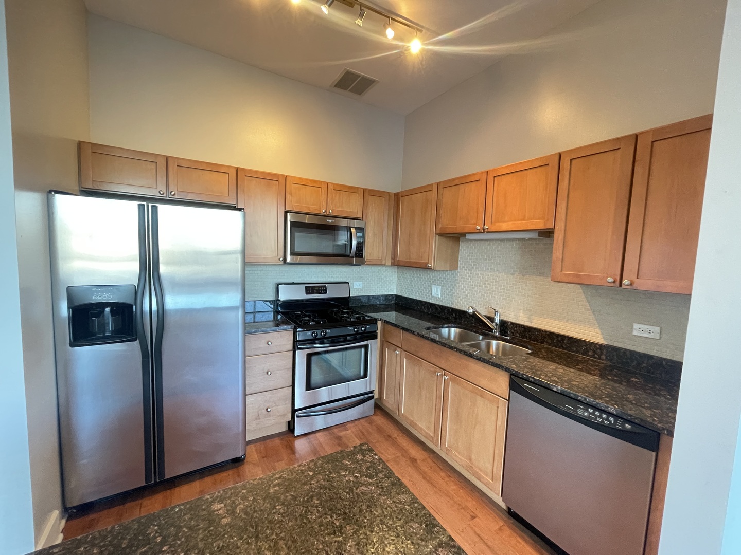 2000 N MILWAUKEE Avenue Unit: 201