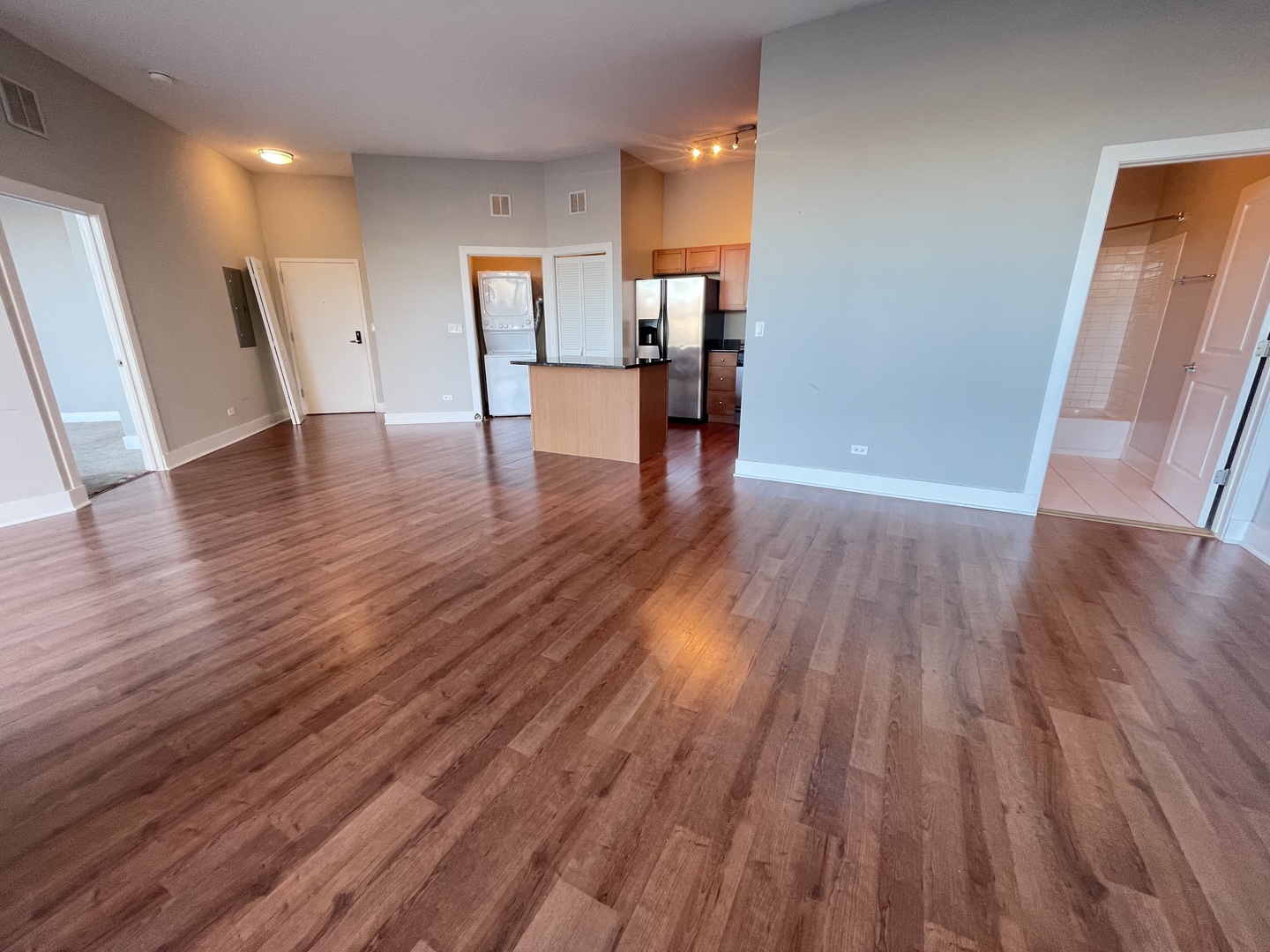 2000 N MILWAUKEE Avenue Unit: 201