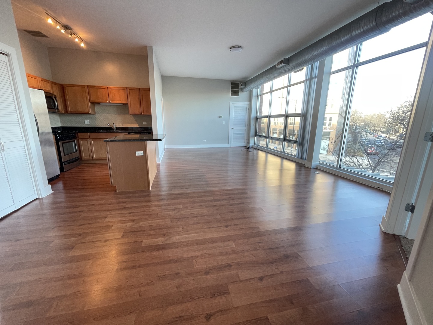 2000 N MILWAUKEE Avenue Unit: 201