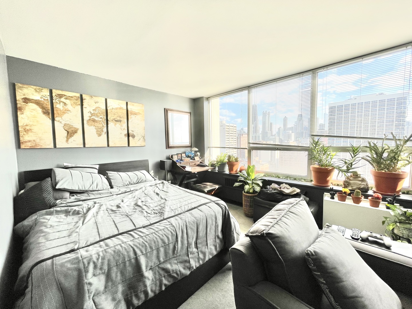 70 W Burton Place Unit: 2106