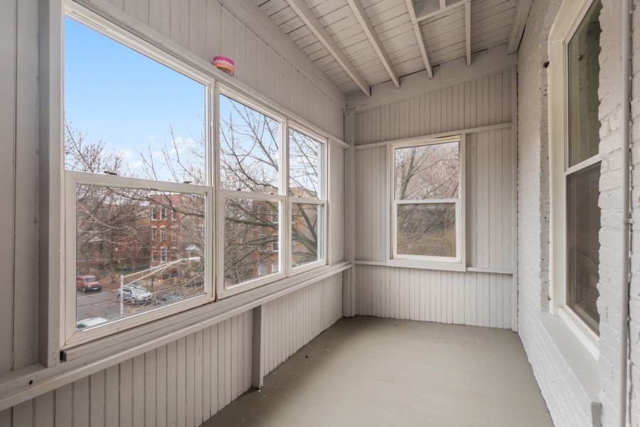 935 N Hoyne Avenue Unit: 3