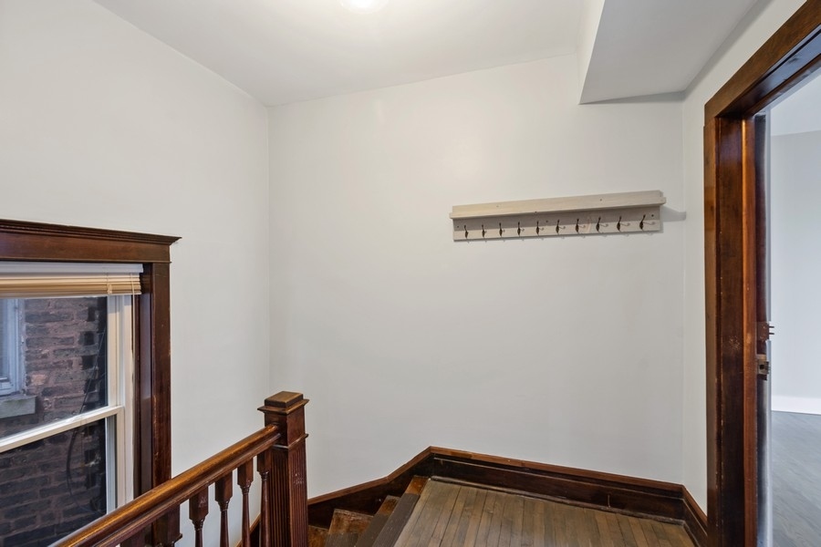 935 N Hoyne Avenue Unit: 3