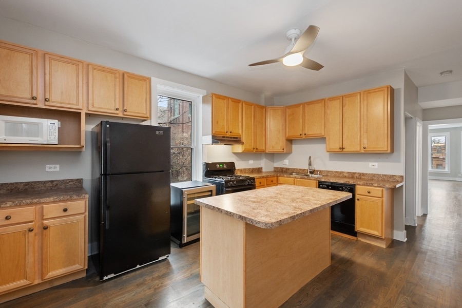 935 N Hoyne Avenue Unit: 3