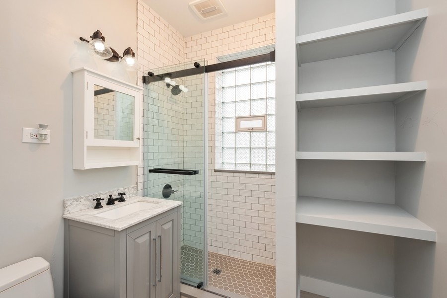 935 N Hoyne Avenue Unit: 3