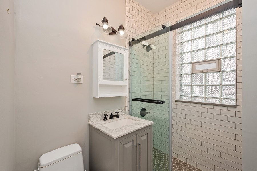 935 N Hoyne Avenue Unit: 3