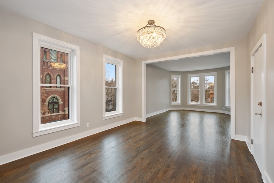 935 N Hoyne Avenue Unit: 3
